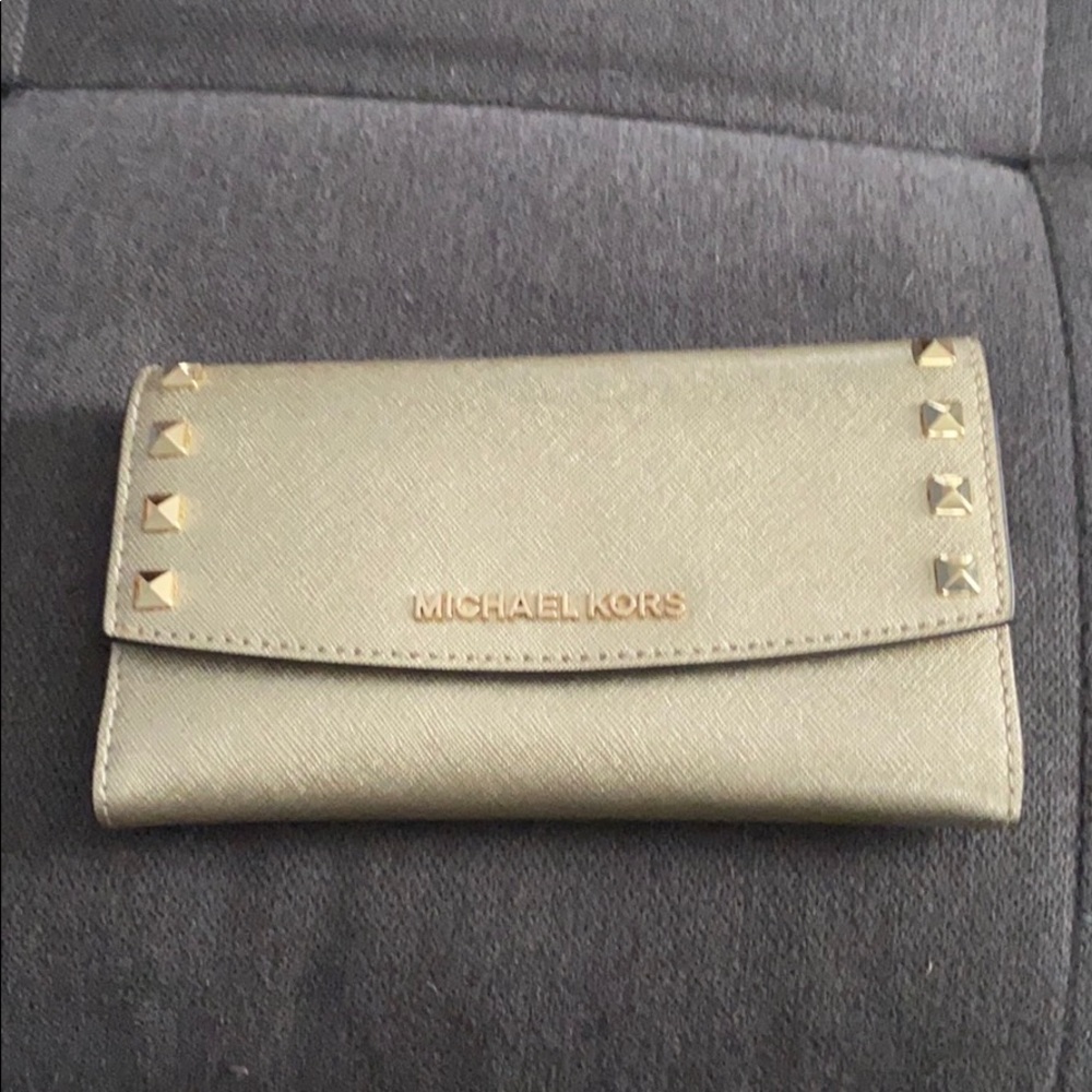Gold Micheal Kors trifold wallet